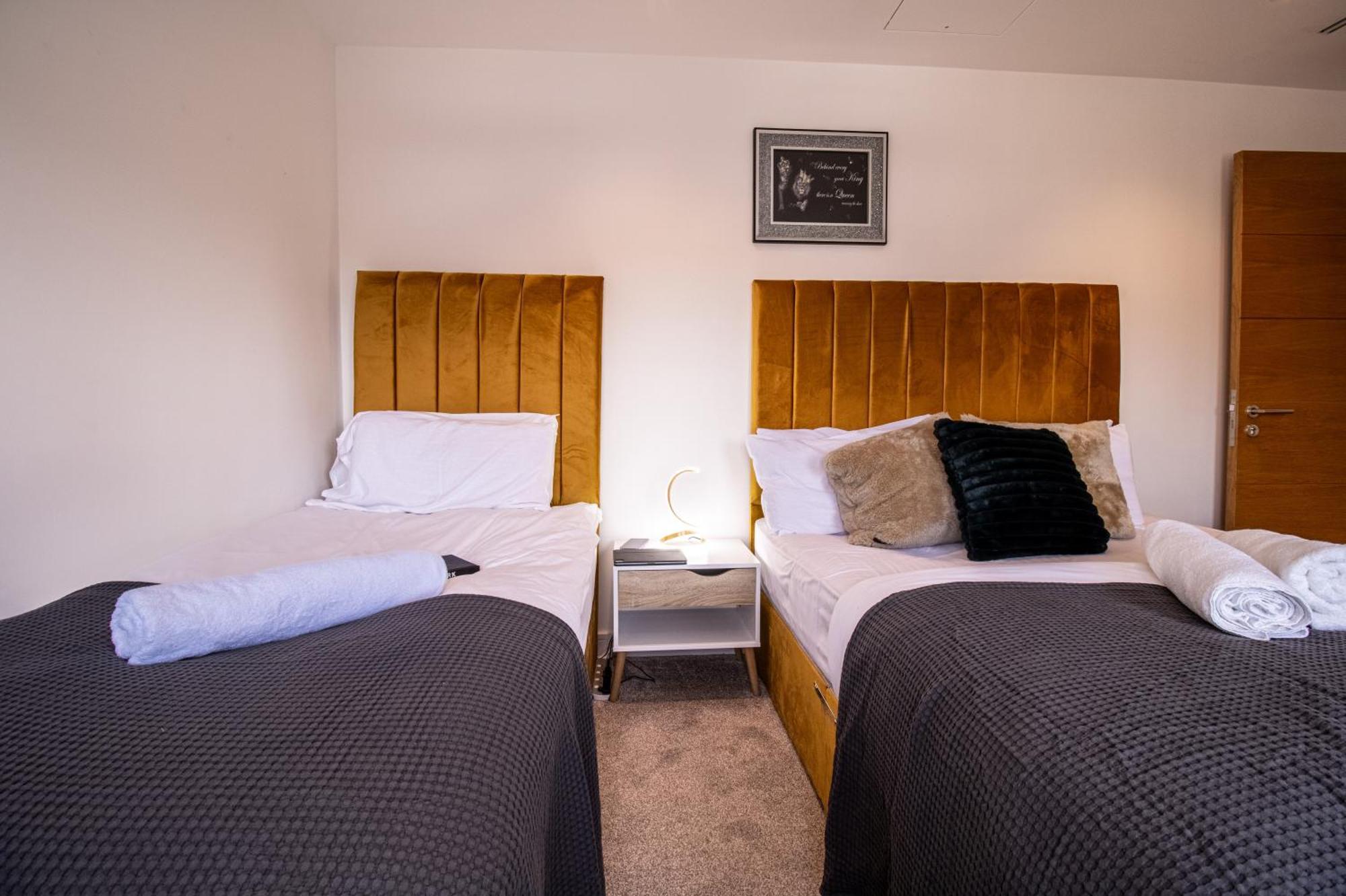 Luxurious 1-Bedroom Penthouse In Marble Arch 71 Londra Exterior foto