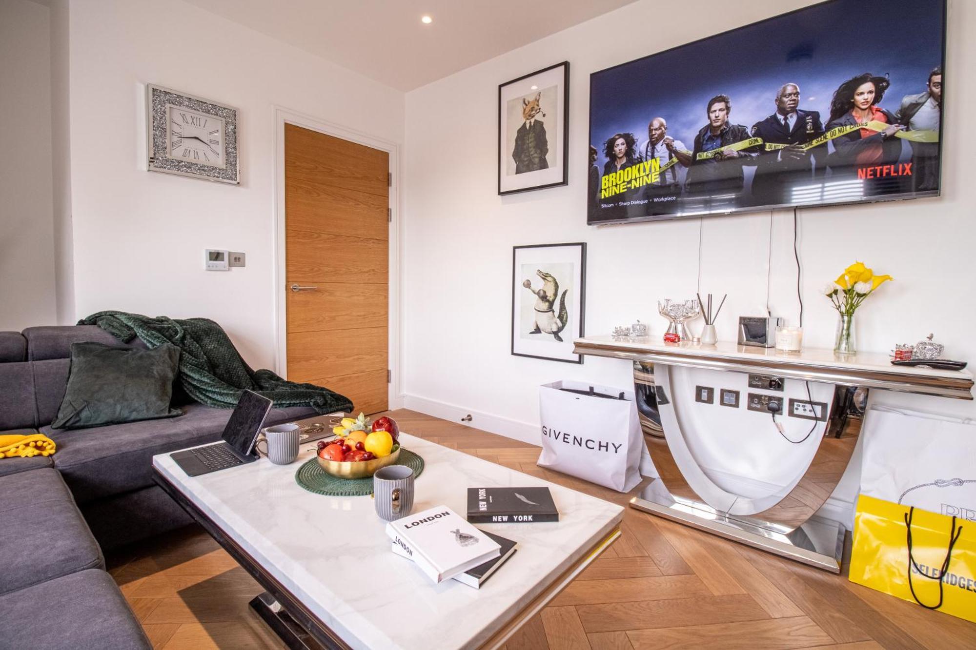 Luxurious 1-Bedroom Penthouse In Marble Arch 71 Londra Exterior foto