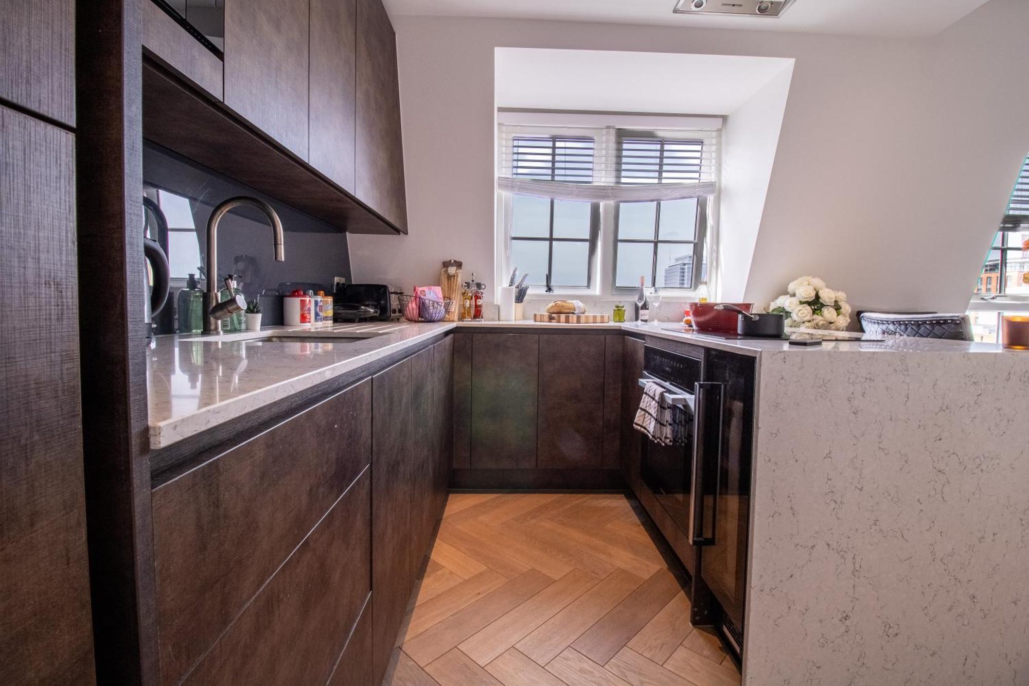 Luxurious 1-Bedroom Penthouse In Marble Arch 71 Londra Exterior foto