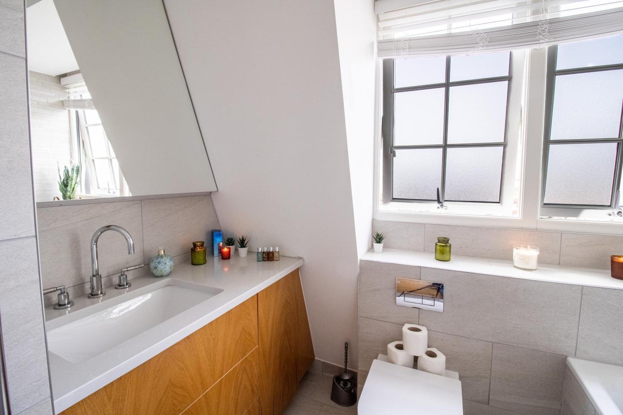 Luxurious 1-Bedroom Penthouse In Marble Arch 71 Londra Exterior foto