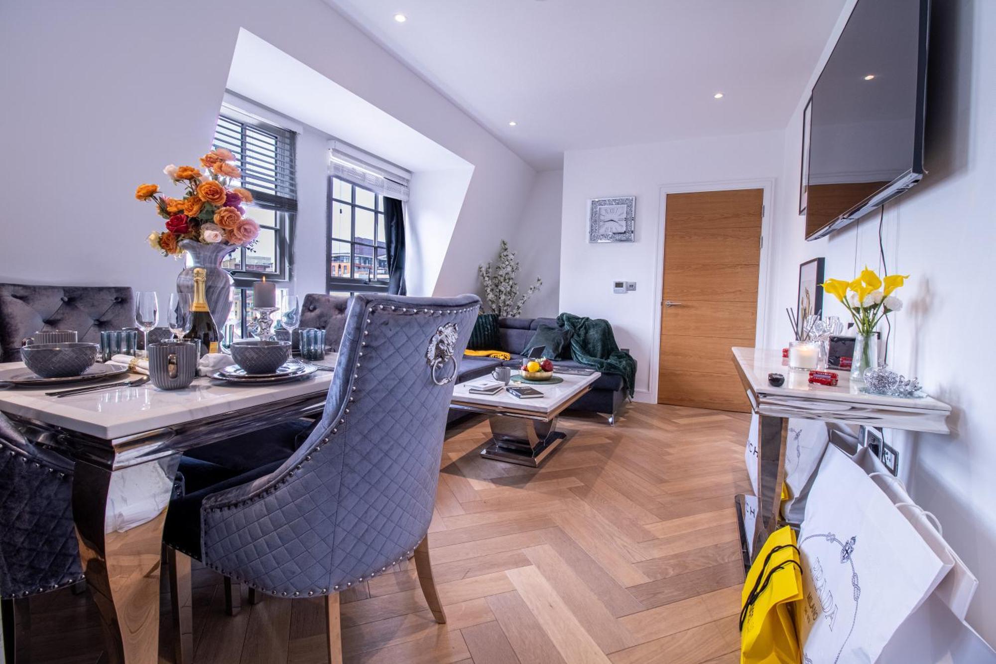 Luxurious 1-Bedroom Penthouse In Marble Arch 71 Londra Exterior foto