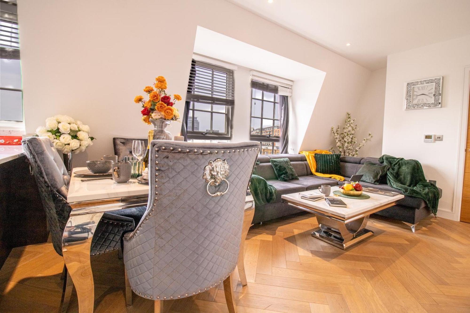Luxurious 1-Bedroom Penthouse In Marble Arch 71 Londra Exterior foto