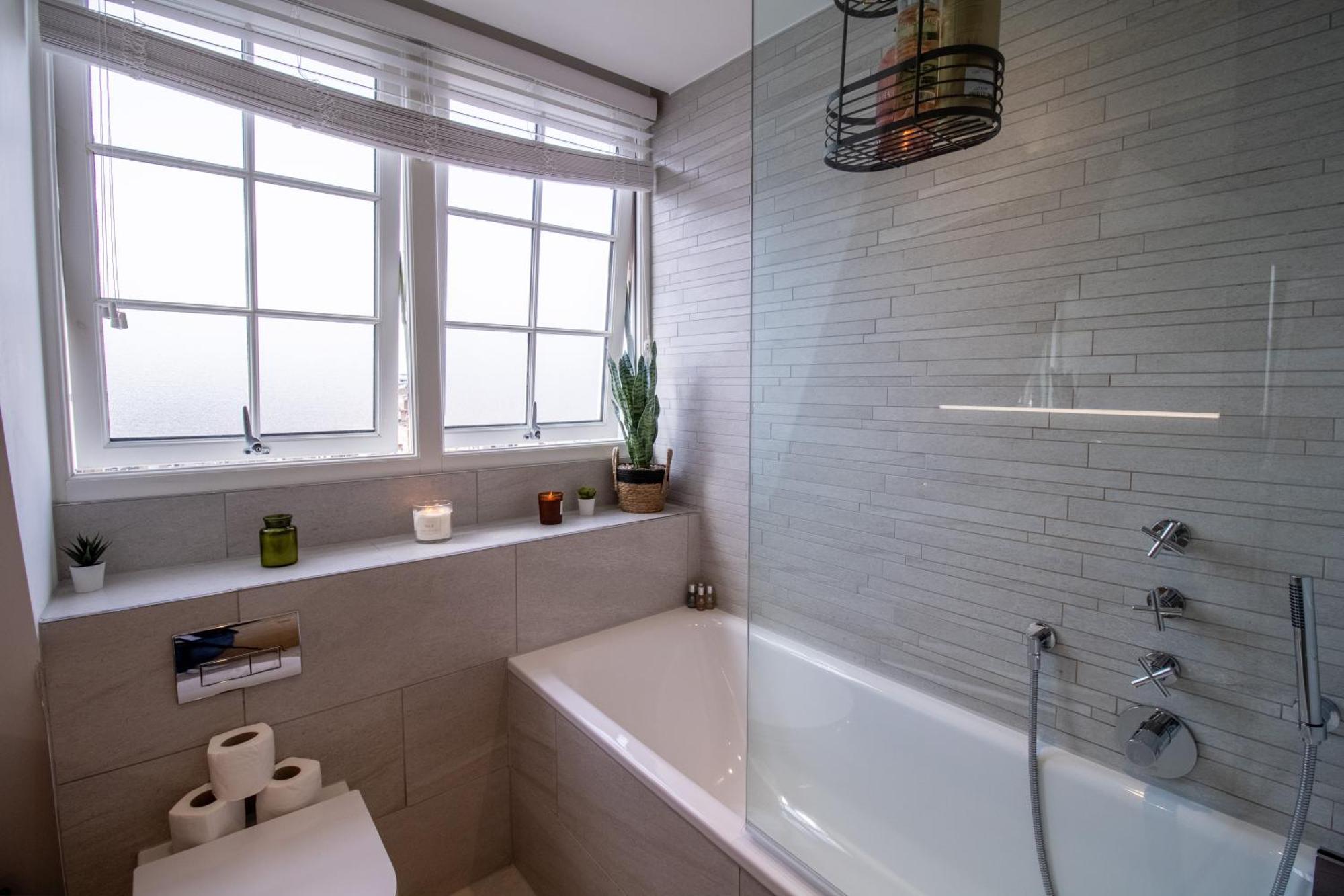 Luxurious 1-Bedroom Penthouse In Marble Arch 71 Londra Exterior foto