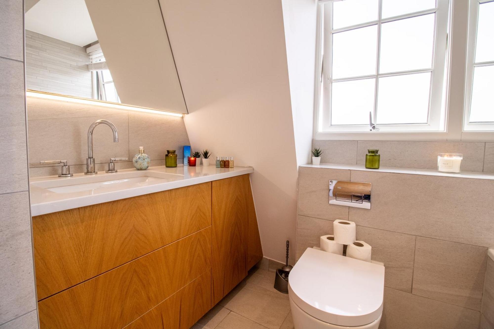 Luxurious 1-Bedroom Penthouse In Marble Arch 71 Londra Exterior foto