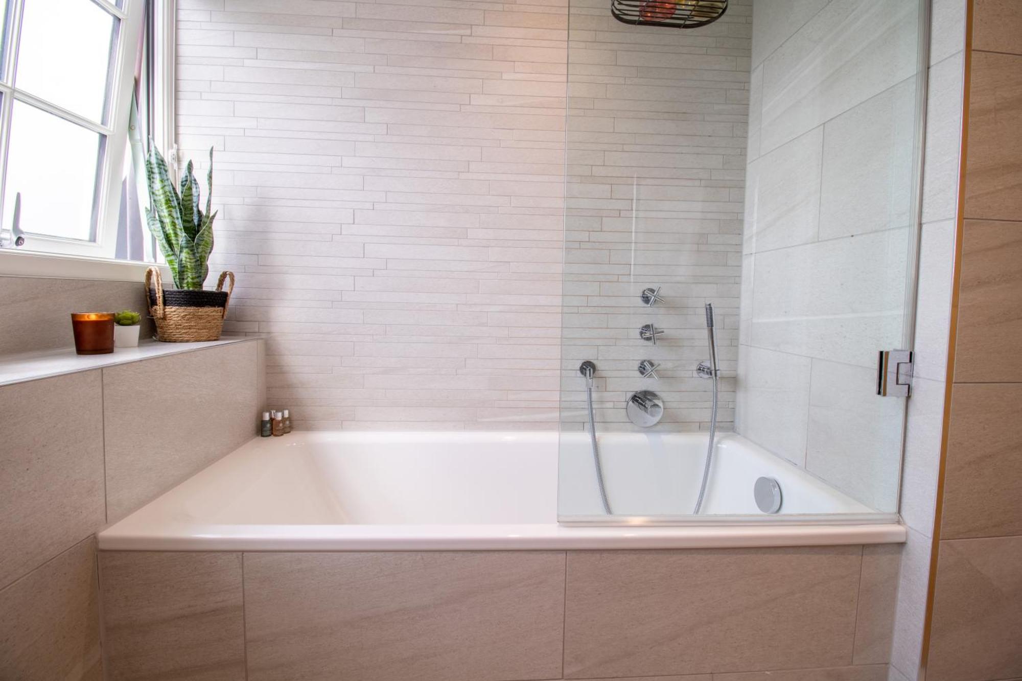 Luxurious 1-Bedroom Penthouse In Marble Arch 71 Londra Exterior foto