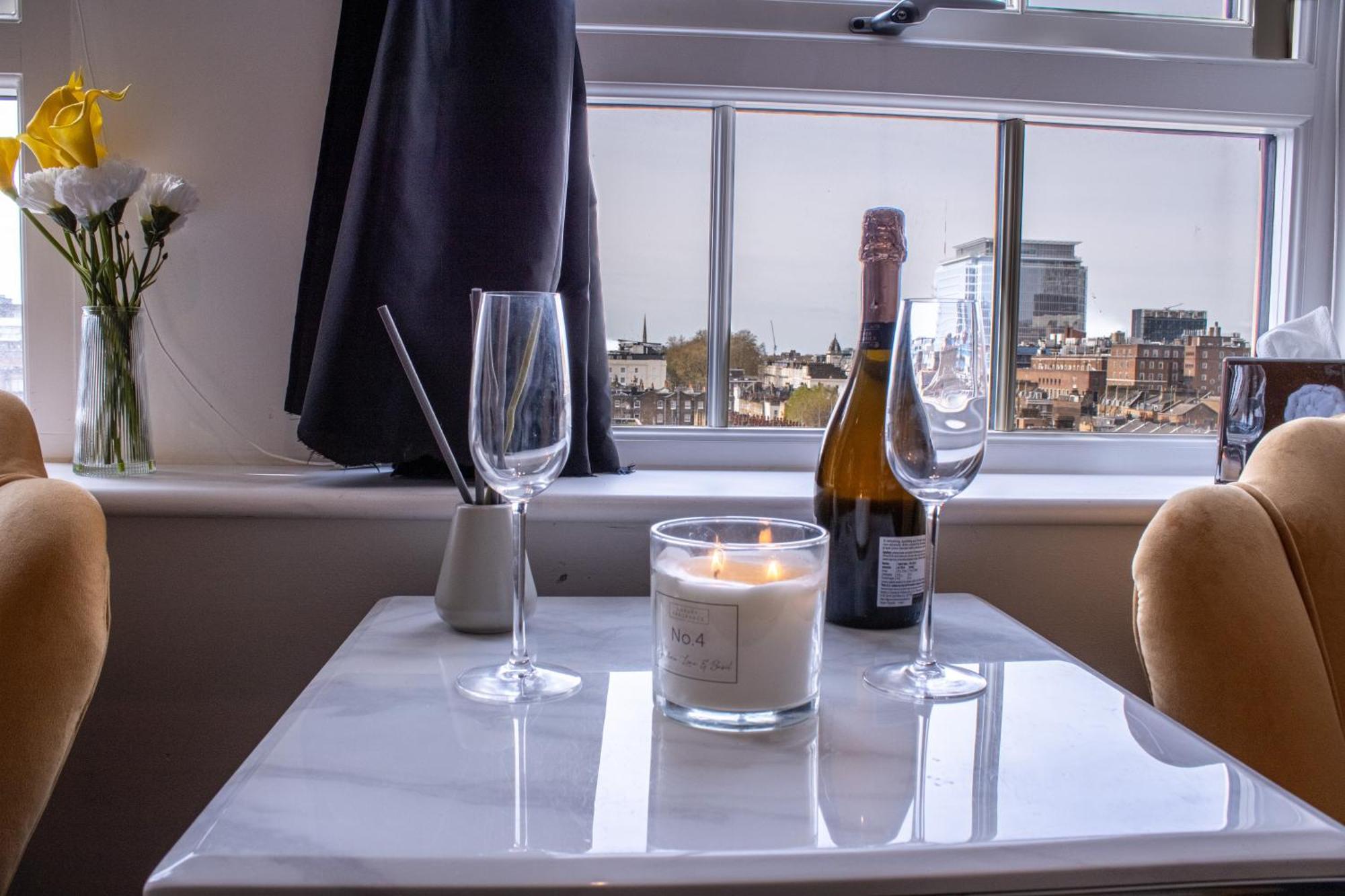 Luxurious 1-Bedroom Penthouse In Marble Arch 71 Londra Exterior foto