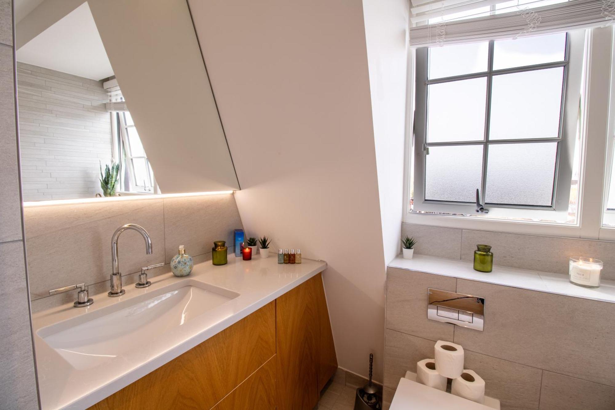 Luxurious 1-Bedroom Penthouse In Marble Arch 71 Londra Exterior foto